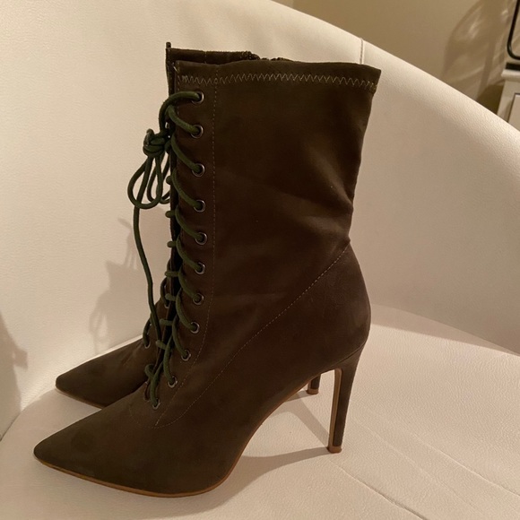 STEVE MADDEN HEELS - Picture 3 of 4